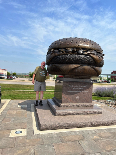 World's Largest Quarter Pounder
Rapid City, SD